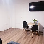 Guest Room Rowna